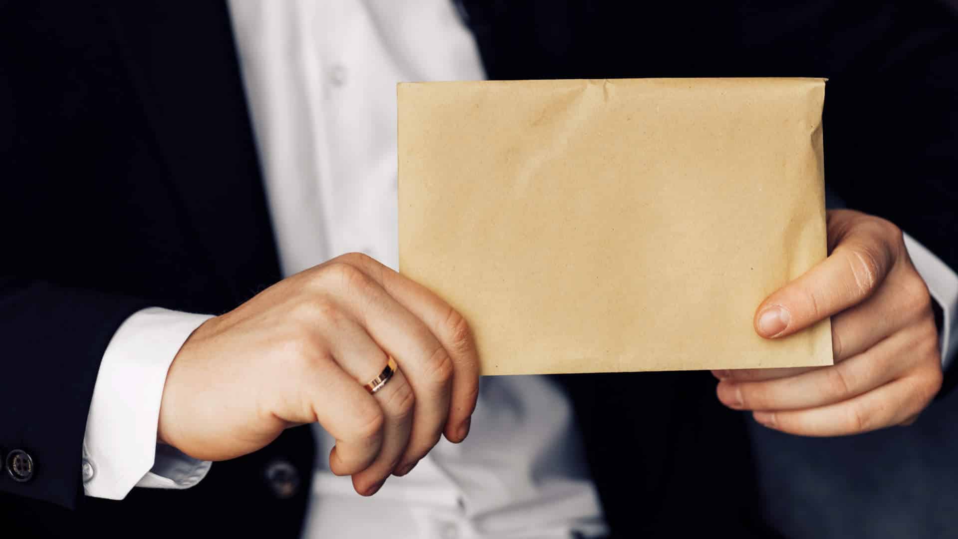 How to write a letter to your partner on your wedding day from a videographer's point of view